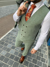 groen trouwpak